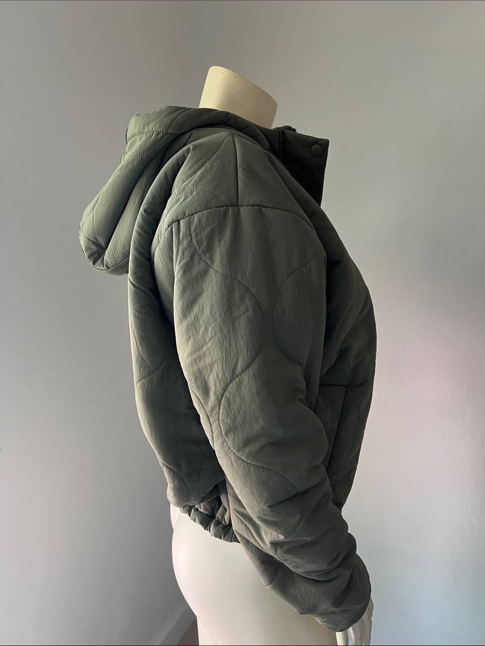 Prana Encinitas Olive Quilted Hooded Puffer Jacket. Size Medium. - Picture 6 of 9